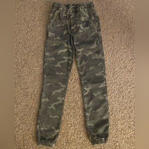 American Eagle Grey Camouflage Jean Joggers